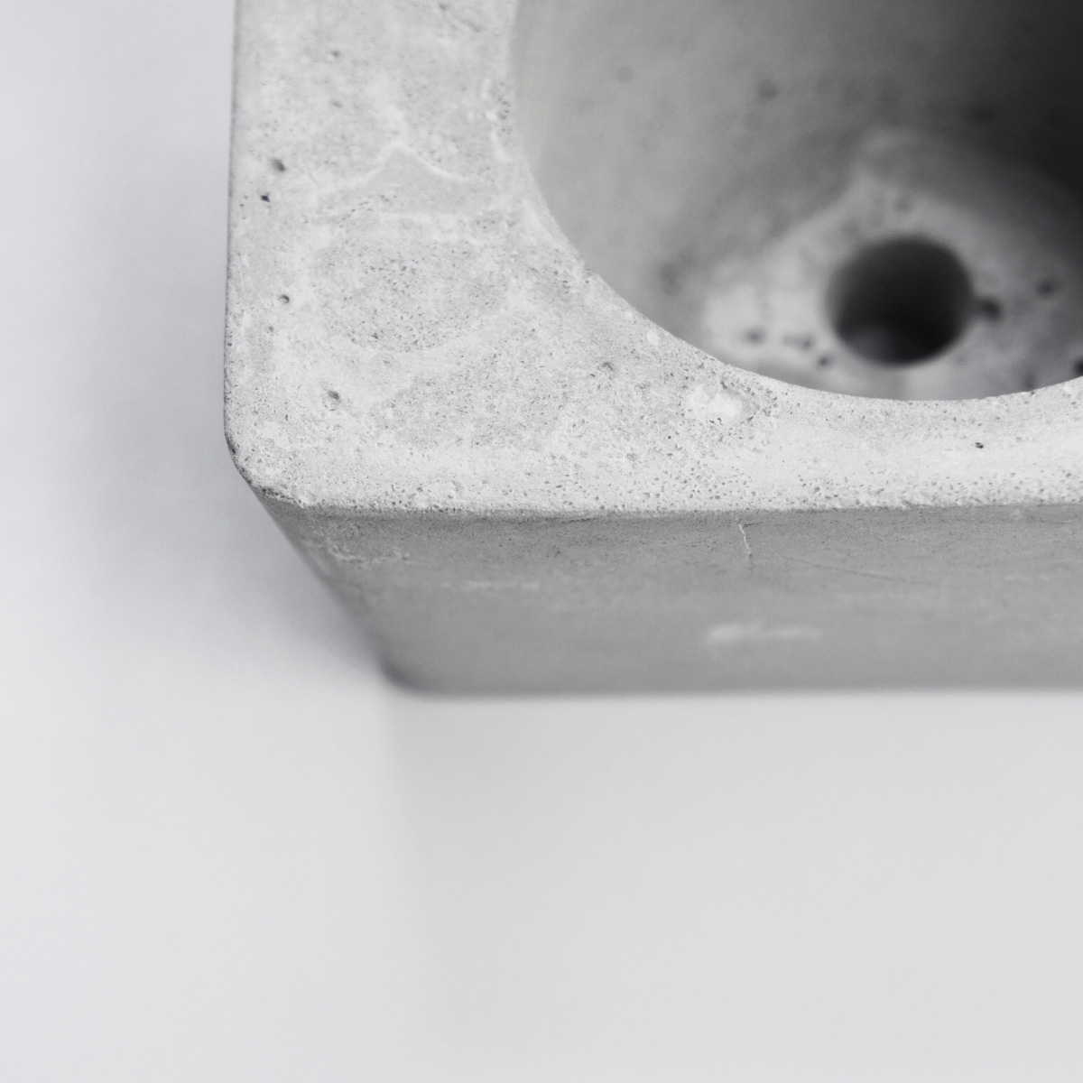 SOLO 獨奏磚型水泥盆器