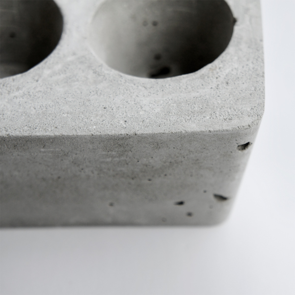 DUET Concrete brick planter