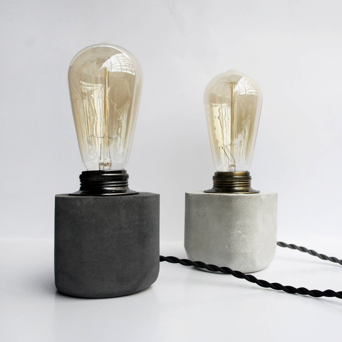 HALF 半嵌金屬圓角設計水泥燈・桌燈・禮物