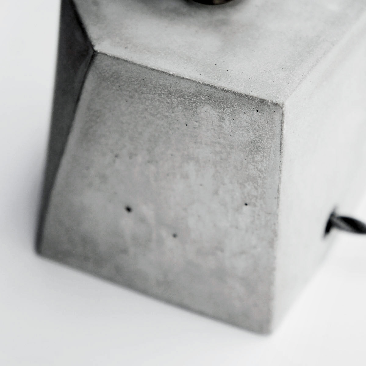 Concrete Design 青古銅幾何切角設計水泥燈・桌燈・禮物