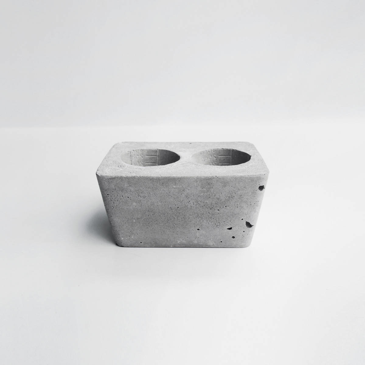 DUET 重奏磚型水泥盆器