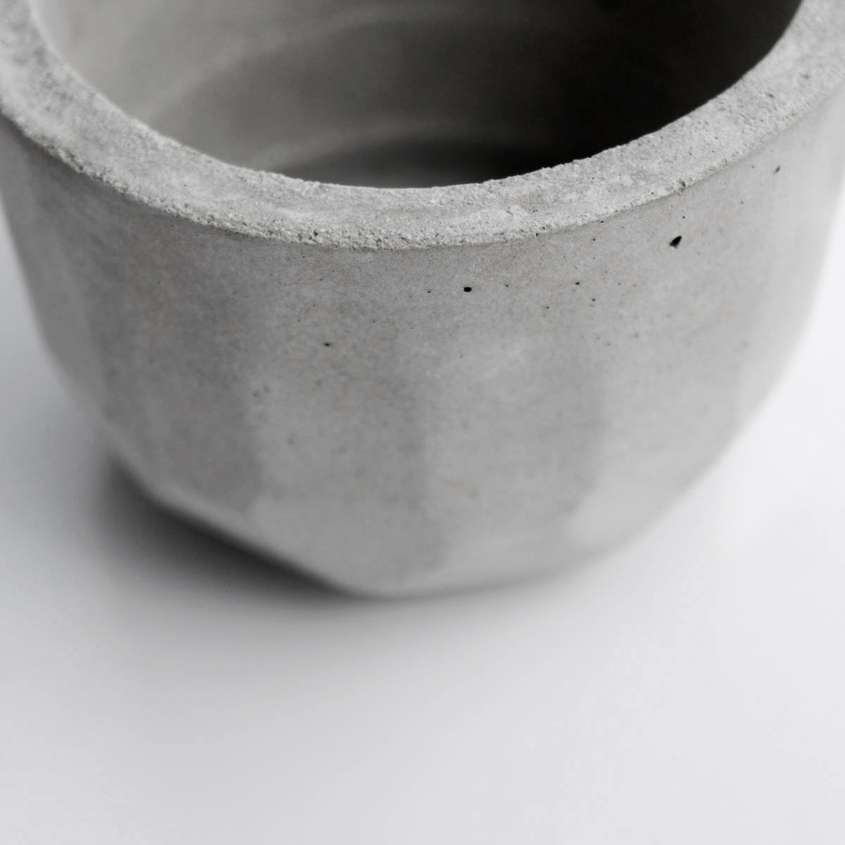 KOH-I-NOOR 光之山圓切面水泥盆器