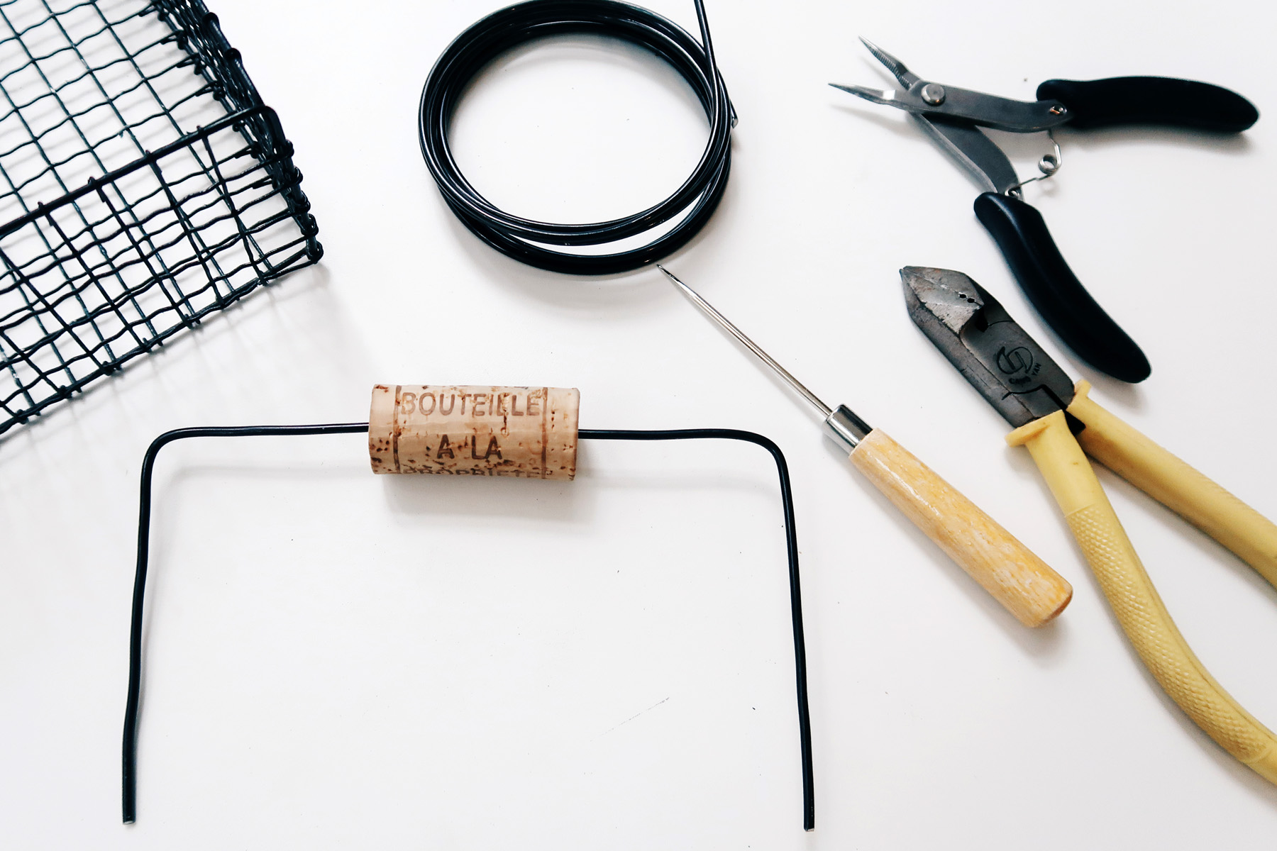 DIY 收納擺飾小黑鐵籃：Sept 4