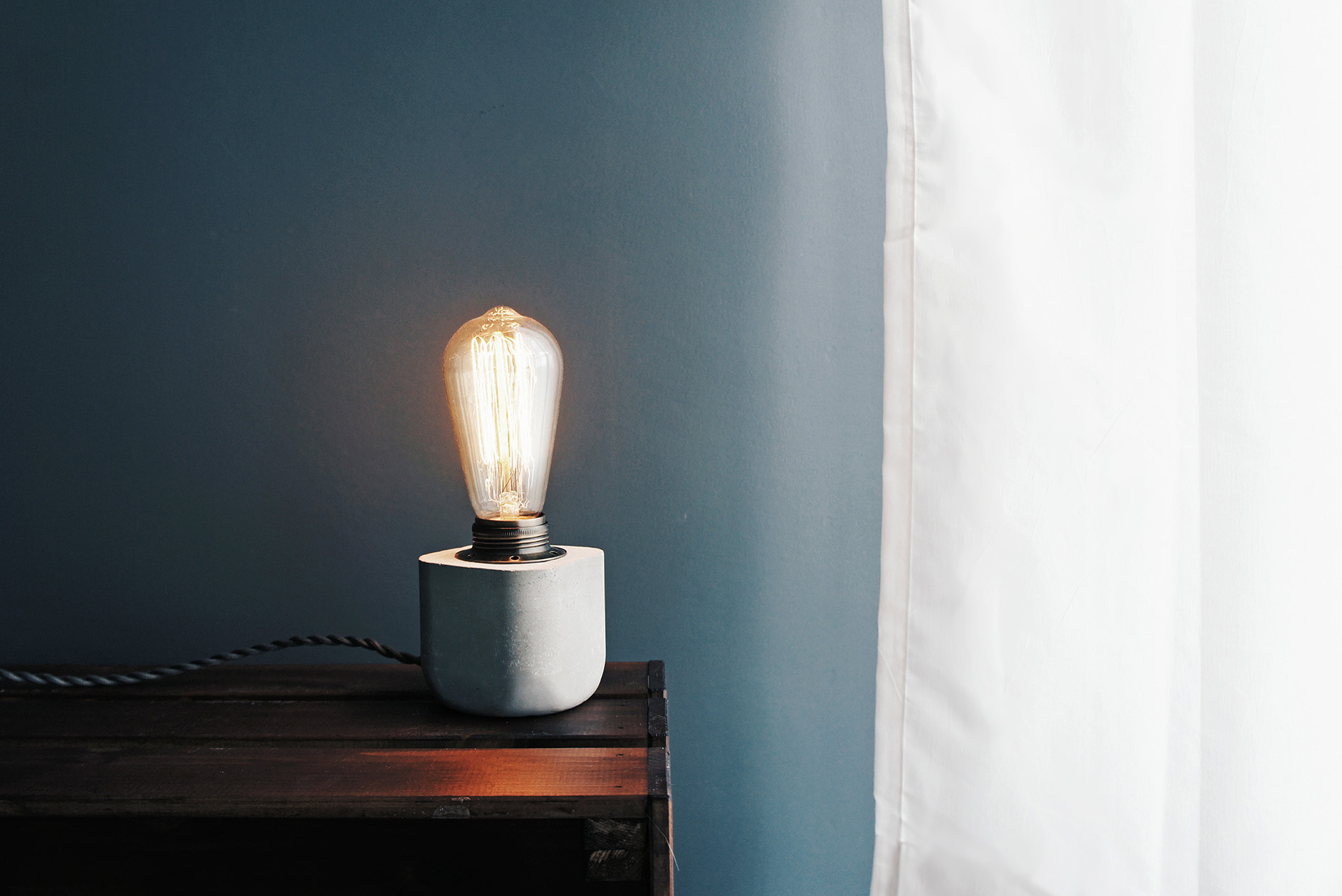 HALF 半嵌古銅圓角設計水泥燈 - 清水泥