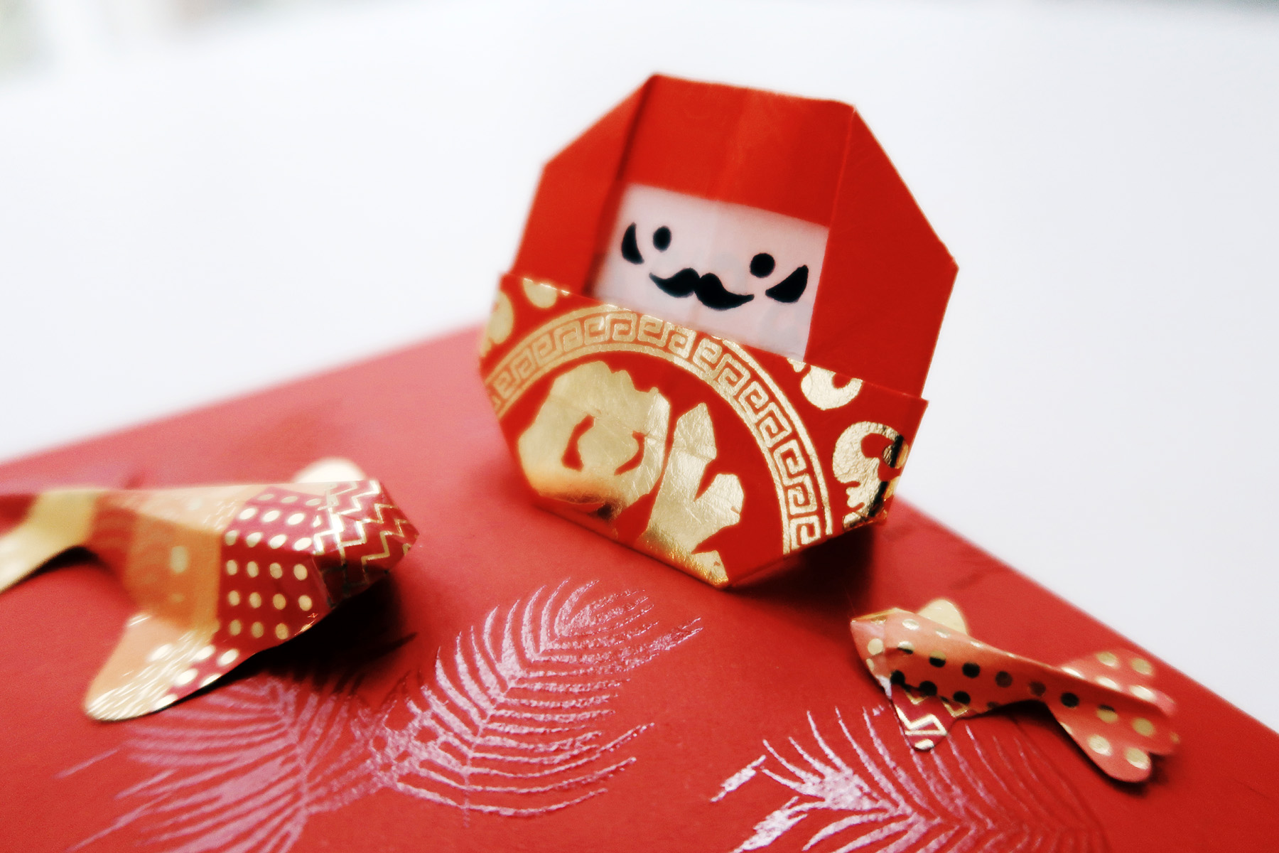 / 灰調 / DIY手作小教學：摺紙達摩福神與魚群