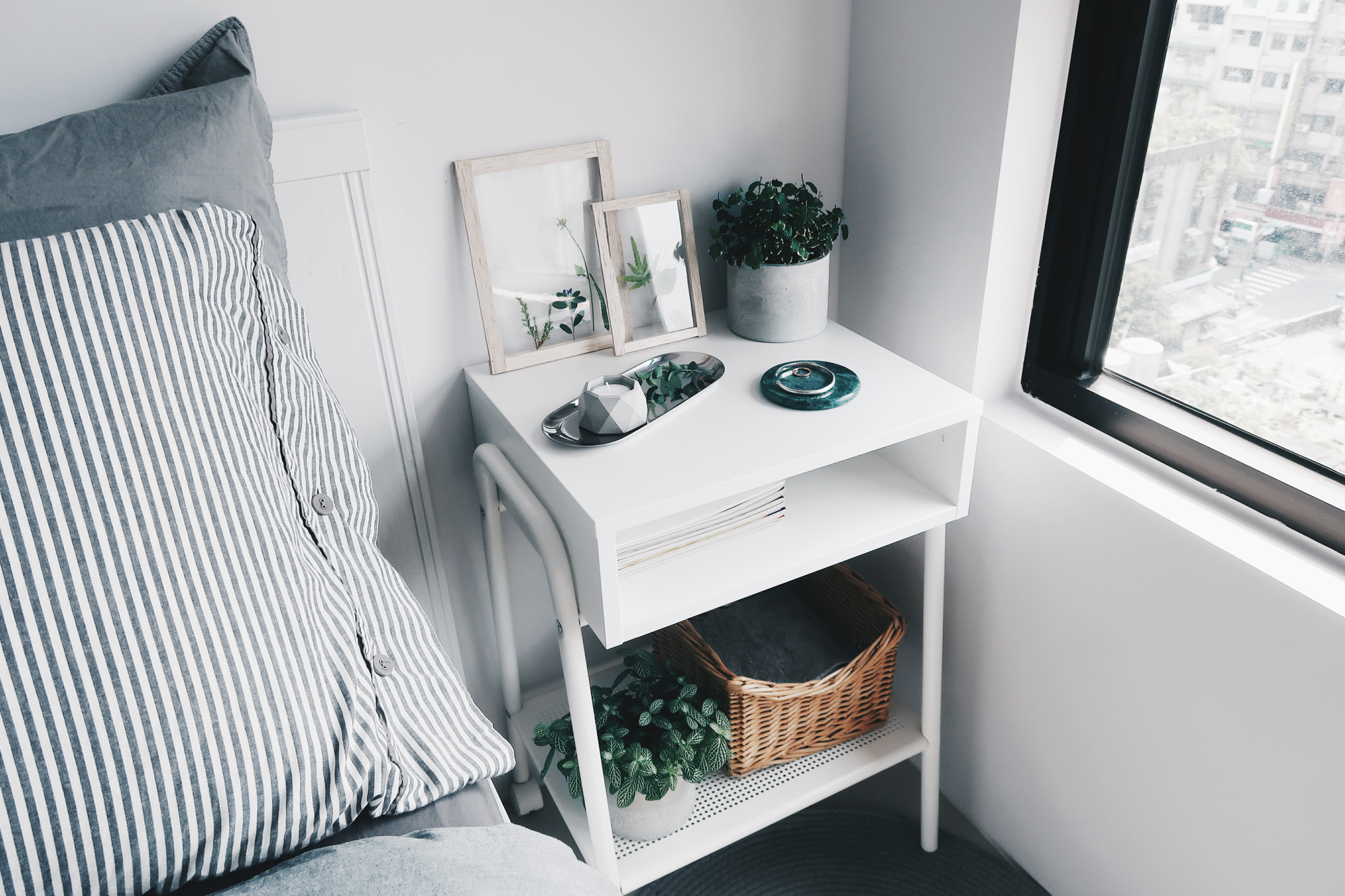 / 灰調 / DIY手作小教學：春天氣息・透明壓花掛畫