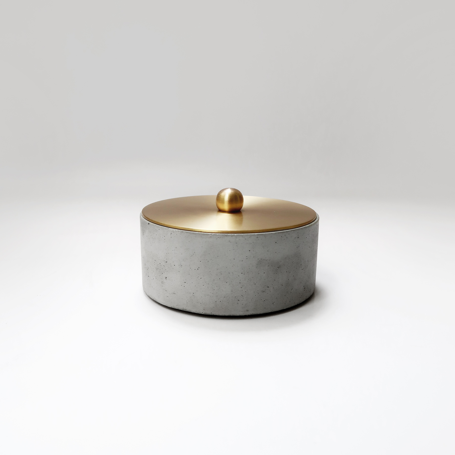 Concrete Design 懸月 / 圓球黃銅蓋水泥儲物收納盒