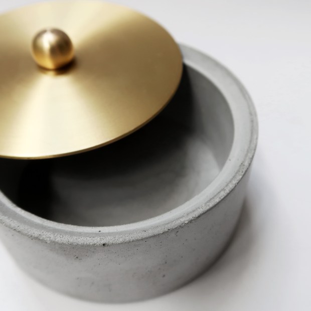 GLODEN MOON 懸月 / 圓球黃銅蓋水泥儲物收納盒・煙灰缸