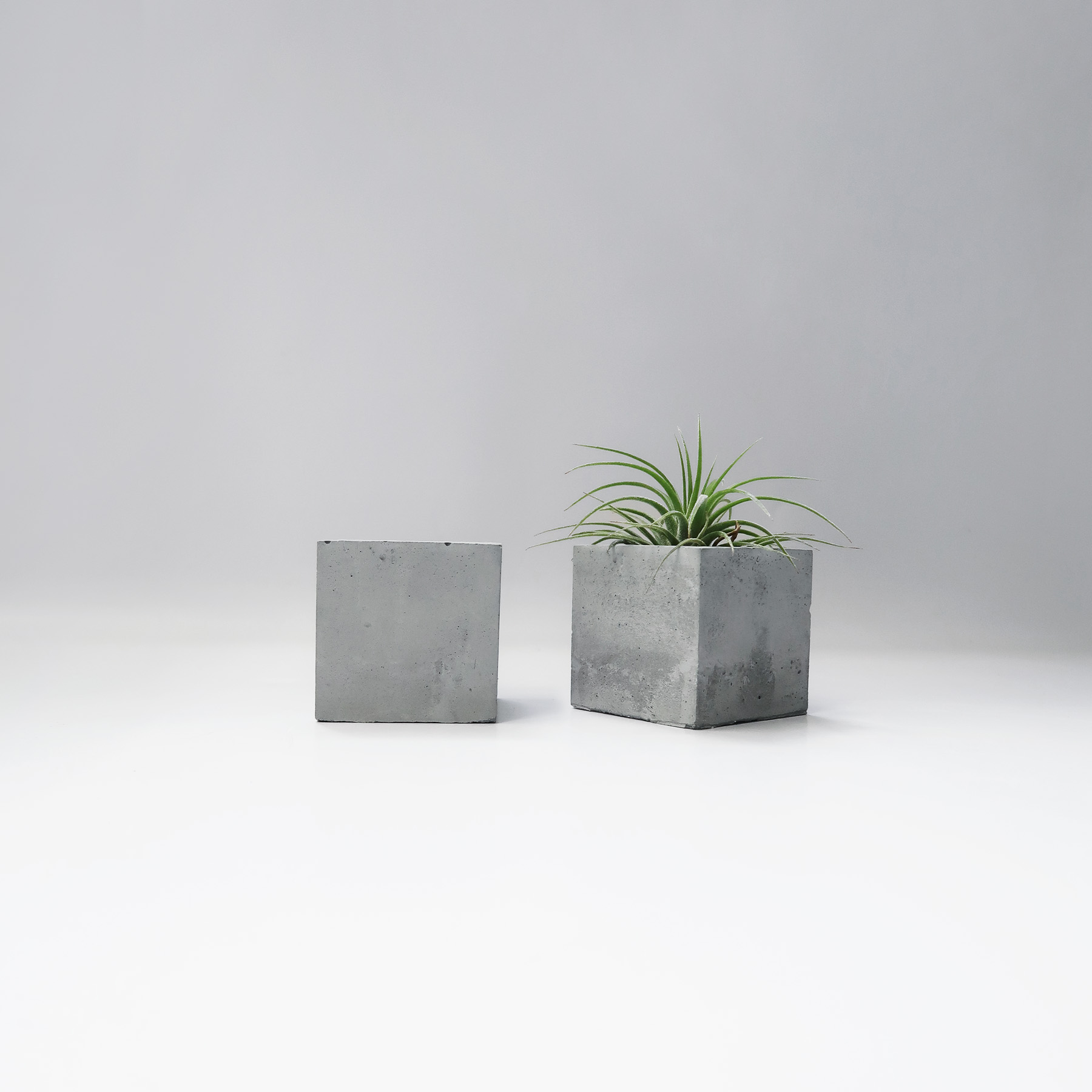 Concrete Design 小方磚水泥蠟燭・飾品收納・空氣鳳梨座