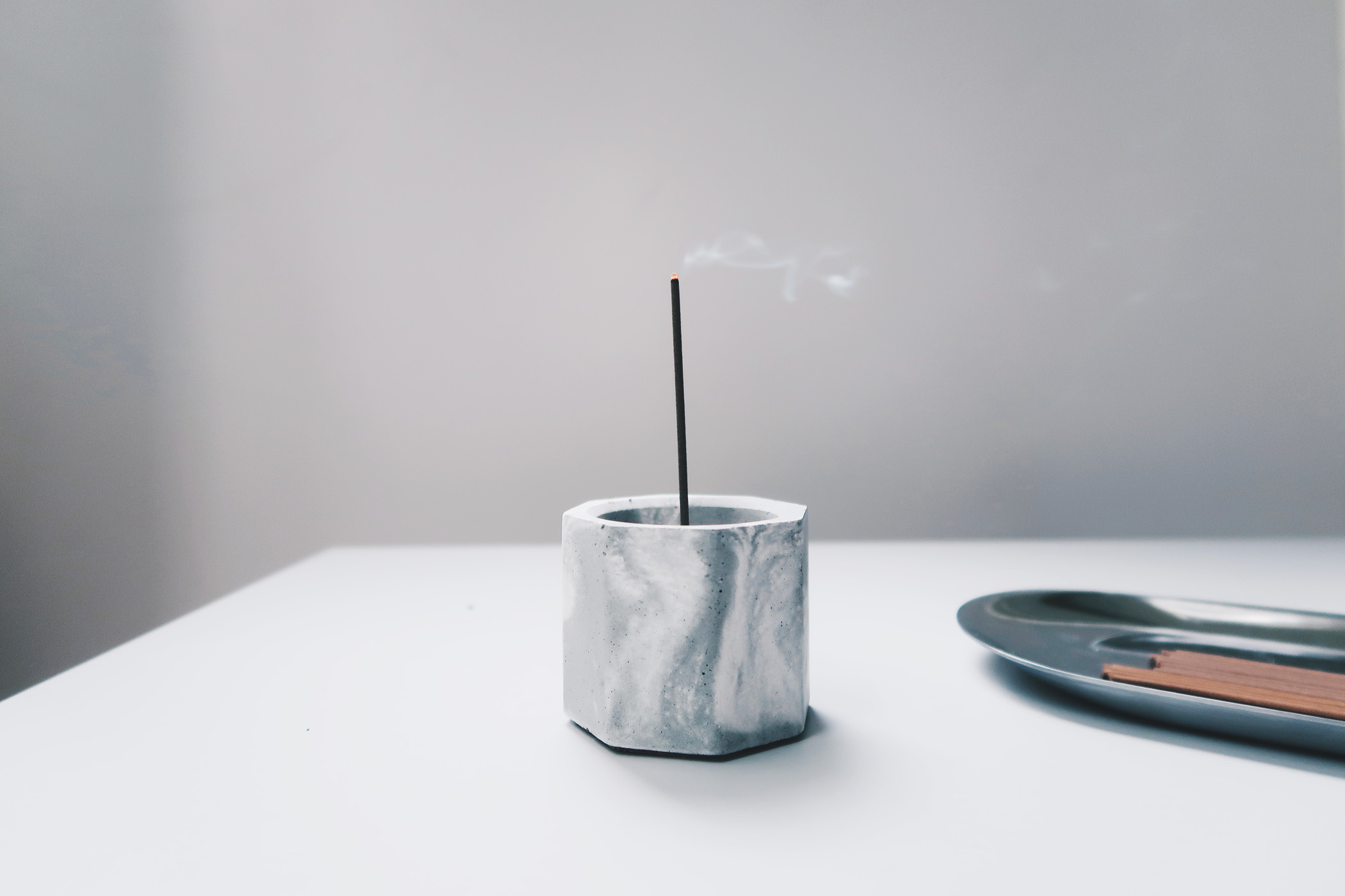 CARRARA 卡拉拉大理石紋黃銅水泥線香座・燭臺・花器