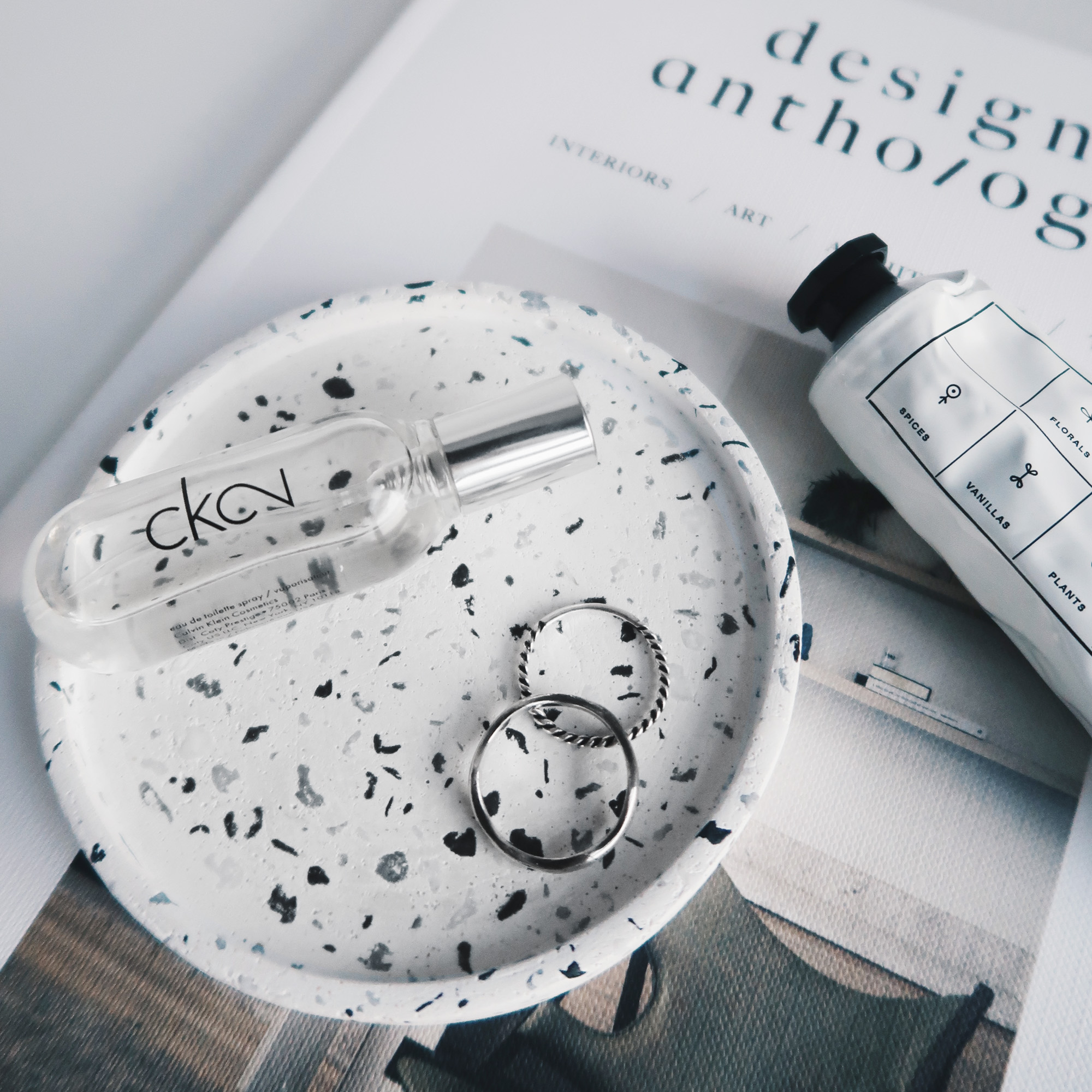 TERRAZZO 磨石子經典黑白水泥邊形小圓盤・杯墊・擴香盤