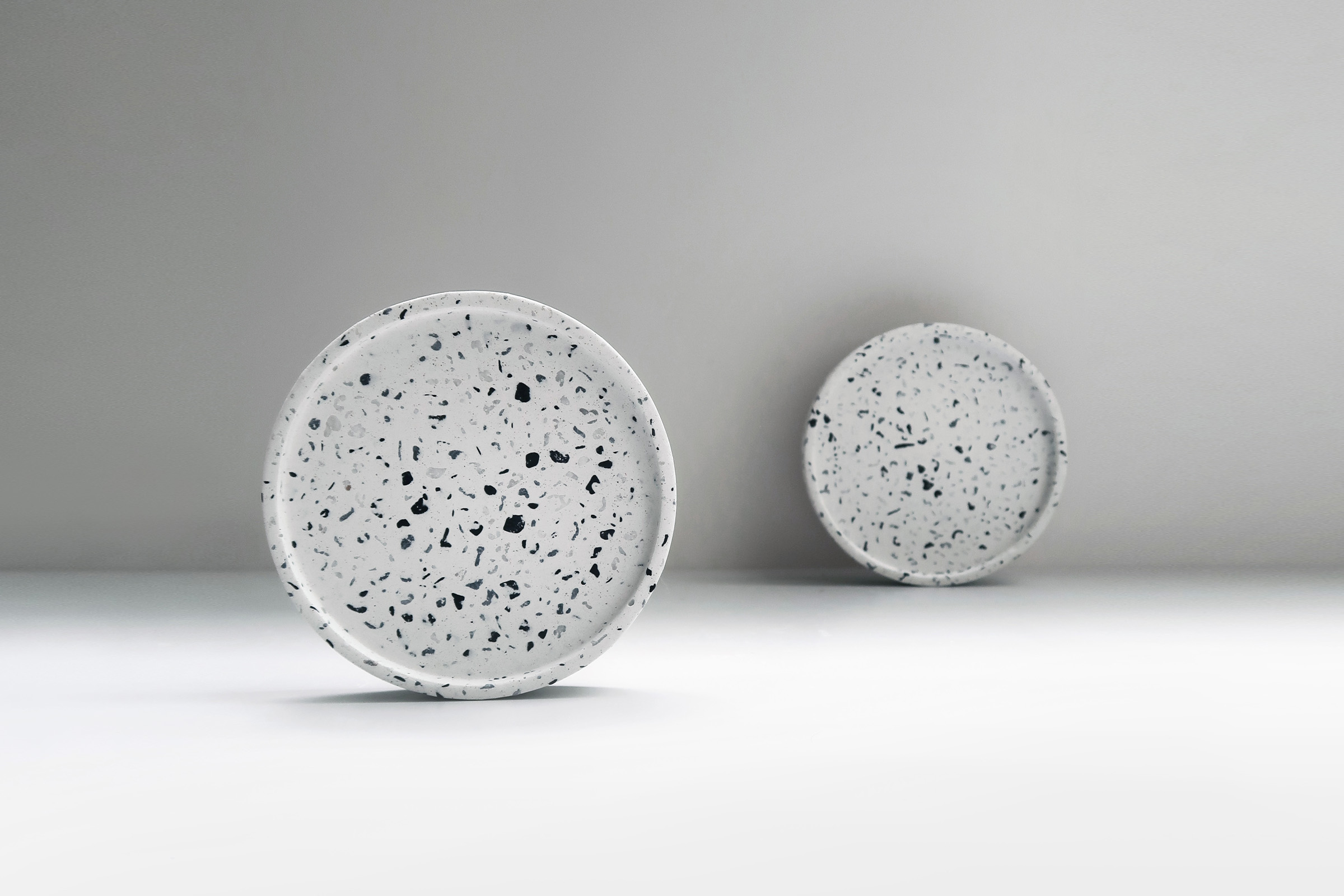 TERRAZZO 水磨石經典黑白水泥邊形小圓收納盤・杯墊・擴香盤