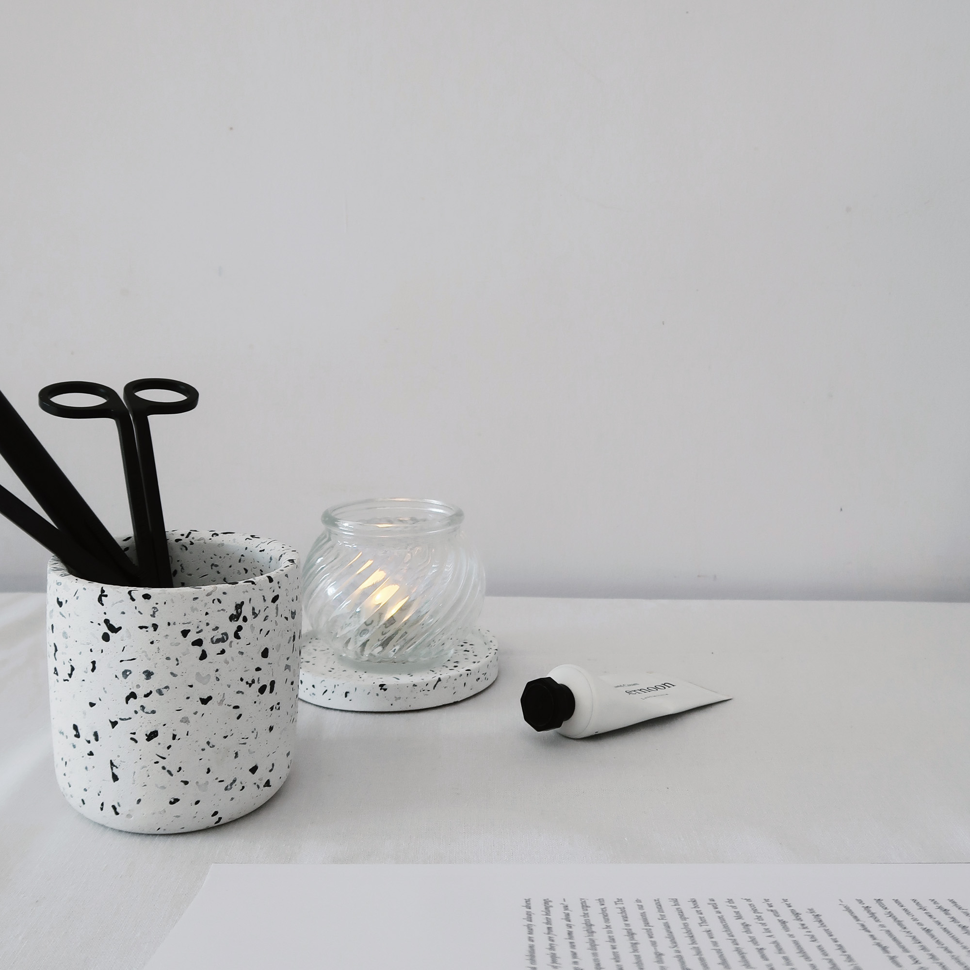 Terrazzo 磨石子經典黑白水泥圓形收納罐・置物盆