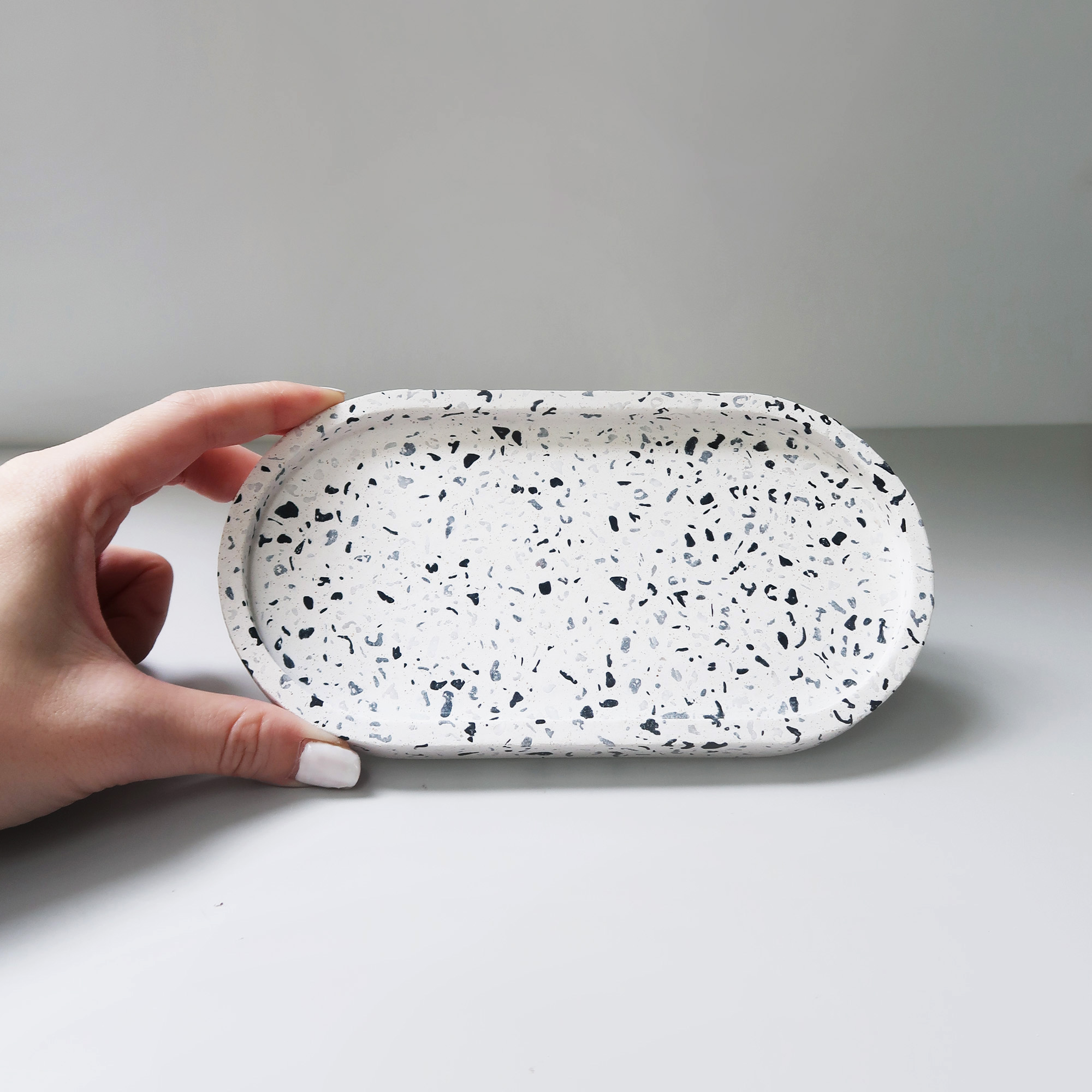 TERRAZZO 水磨石經典黑白水泥橢圓盤・飾盤・擴香盤