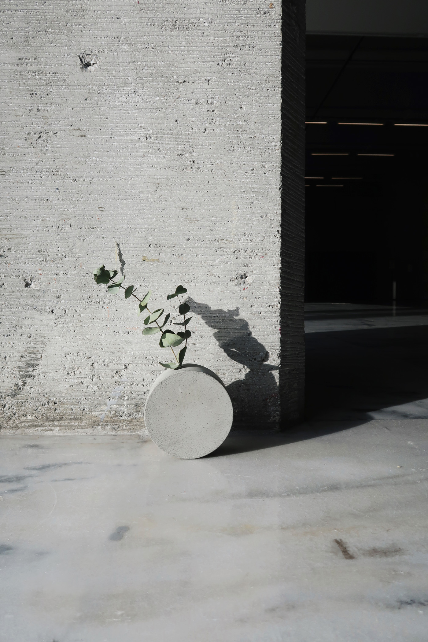 北美館藝術商店・灰調望月水泥花器