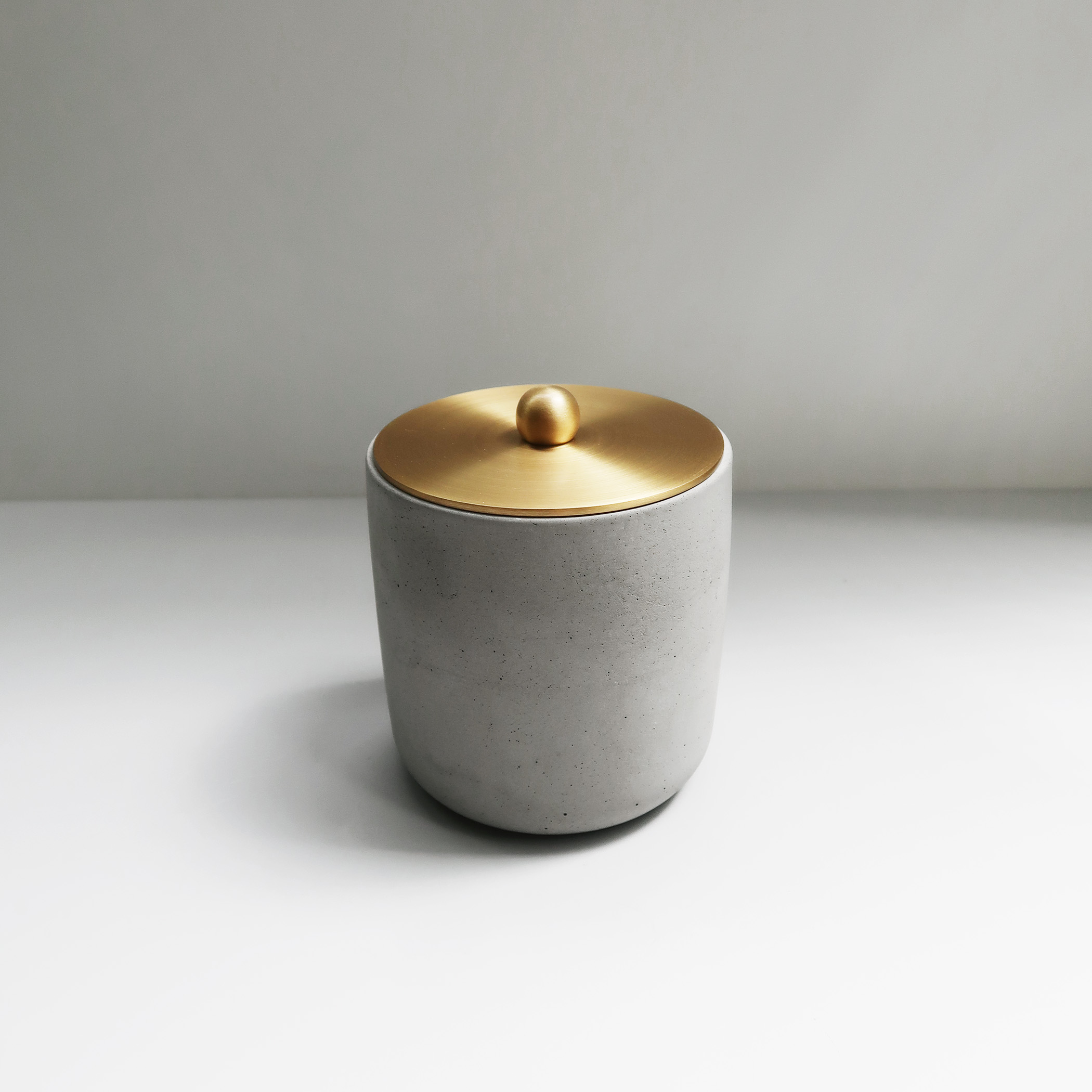 Concrete Design 懸月 / 圓球黃銅蓋水泥儲物收納罐