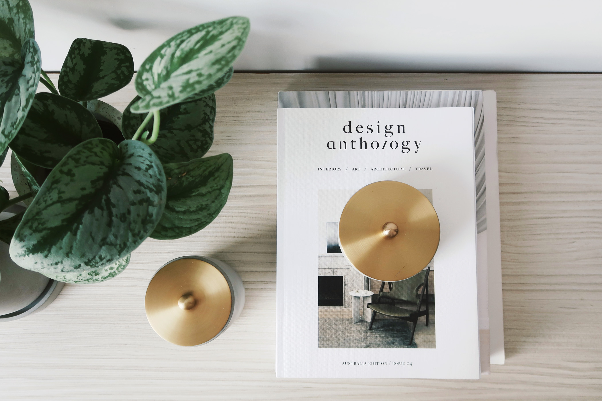 GLODEN MOON 懸月 / 圓球黃銅蓋水泥儲物收納罐