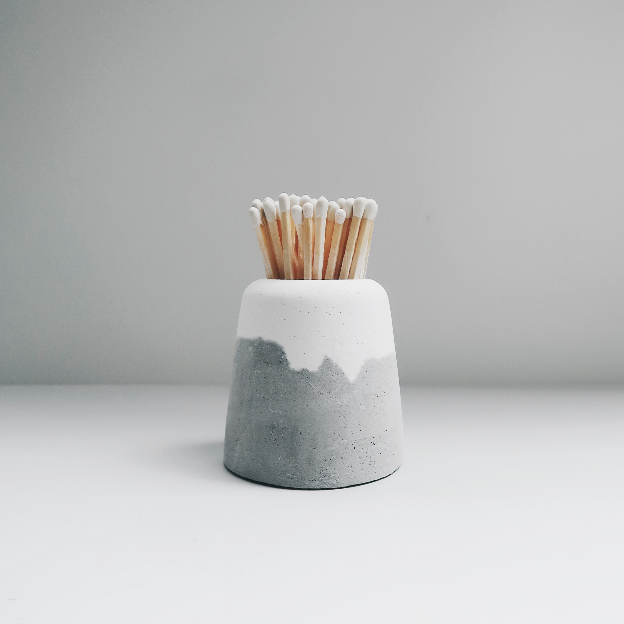 SNOW VOLCAN 雪火山水泥設計收納置物盆・牙刷架