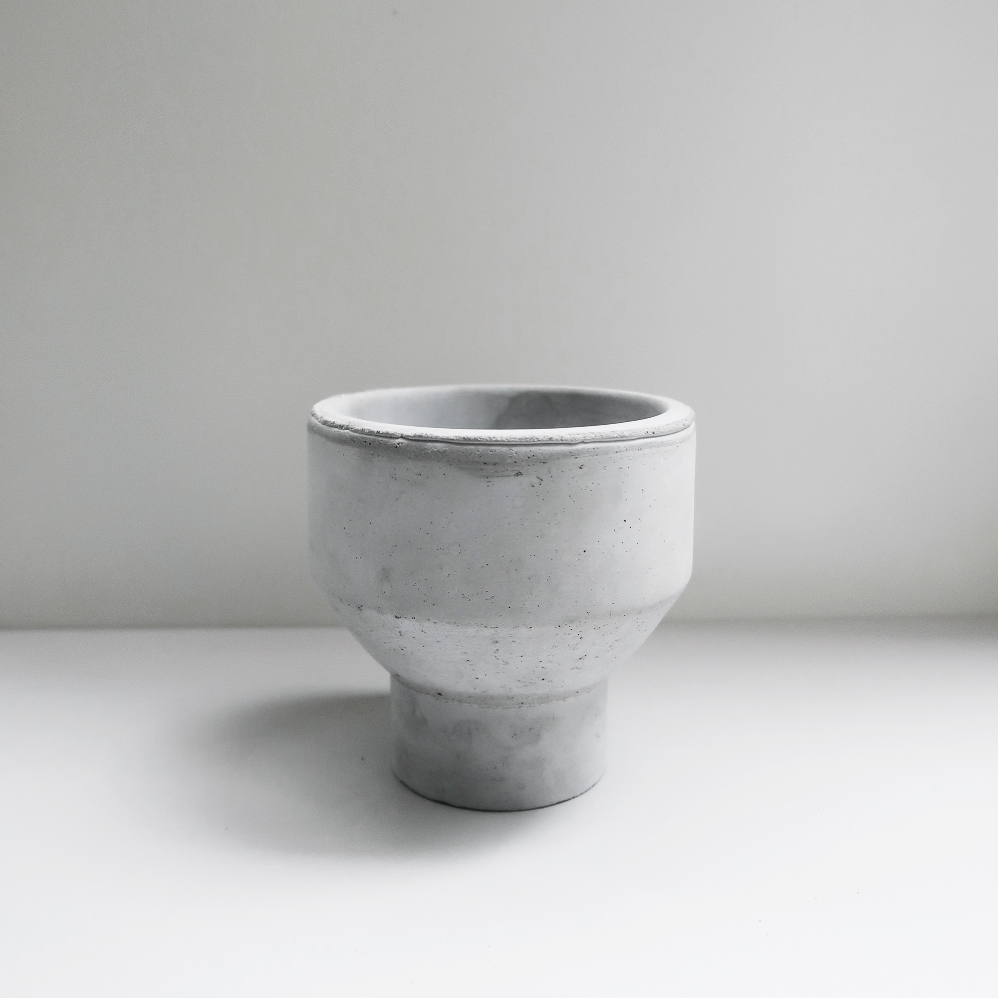 PURE 清水泥極簡寬口窄身水泥盆器・盆栽・植栽