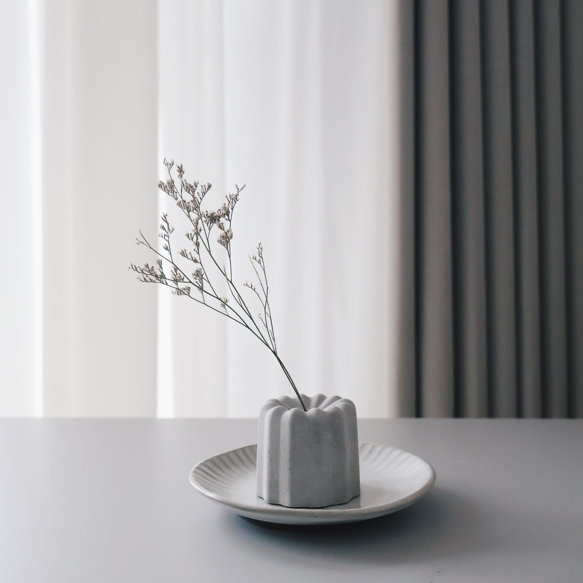 CANELÉ 法式可麗露甜點黃銅線香座・擴香石 / Concrete vase, Aromatic diffuser, Incense holder