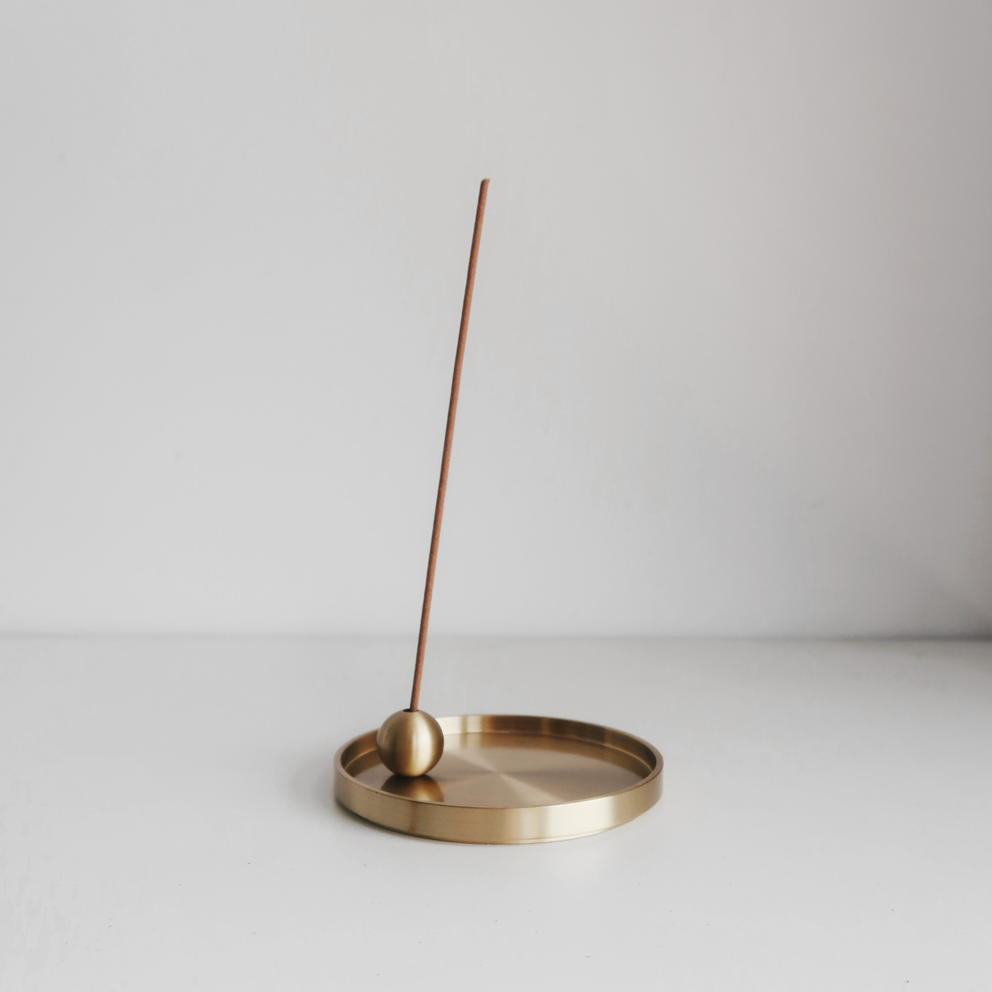 MOONLIGHT 月光｜黃銅圓球線香座 + 小圓盤兩件組 / Brass Incense holder